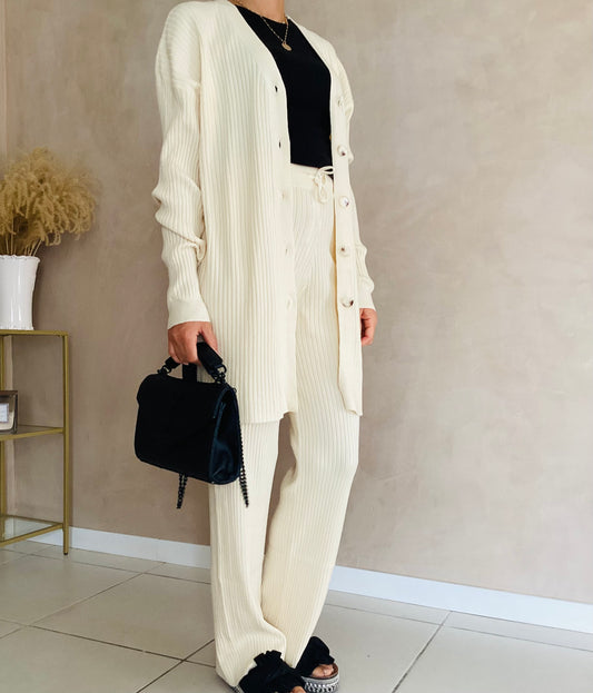 Ensemble gilet et pantalon en maille creme