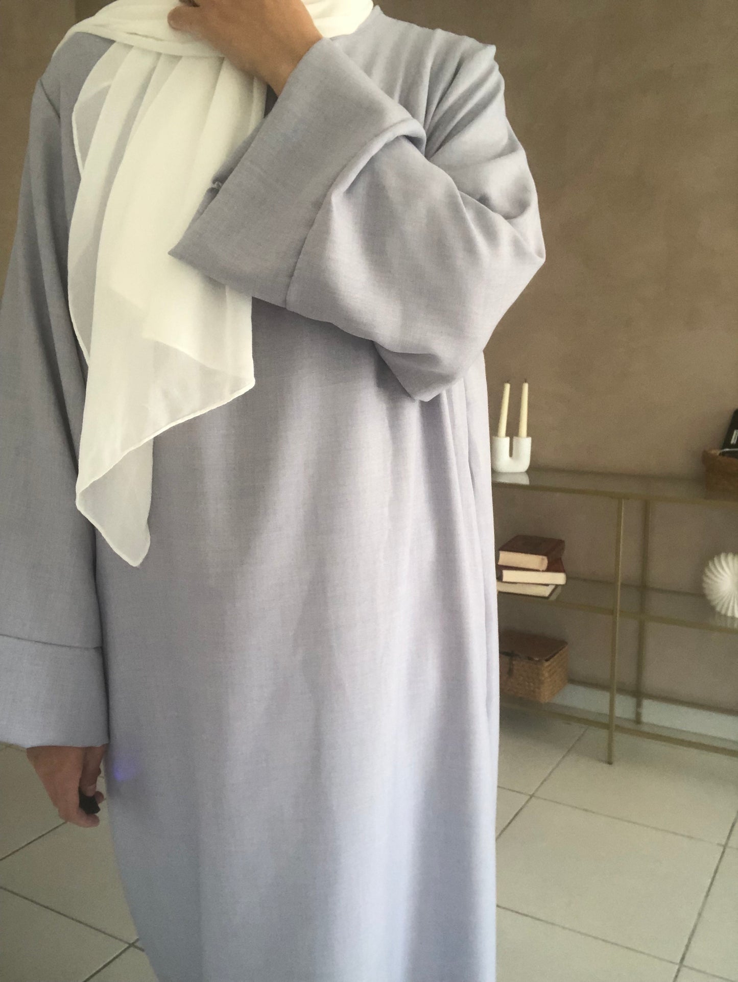 Abaya minimaliste